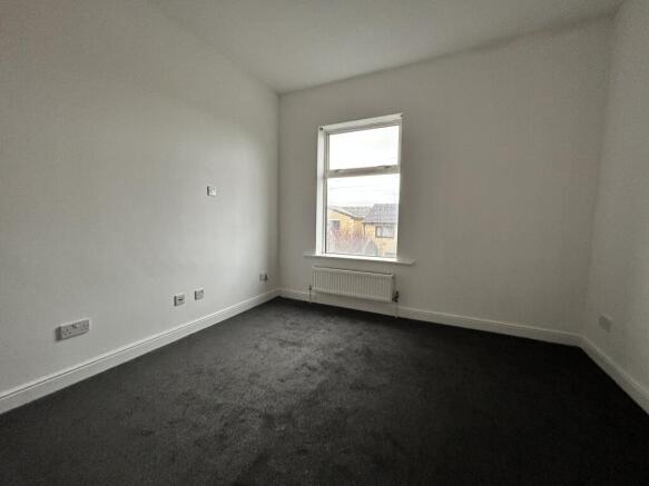 3 bed Terraced to rent Image 5