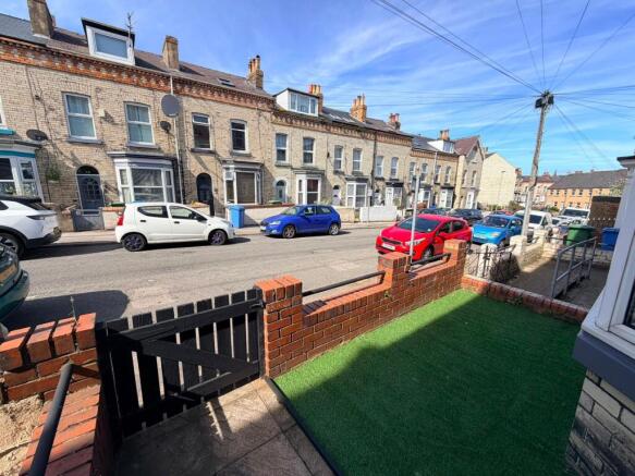 4 bed Terraced for sale Image 2