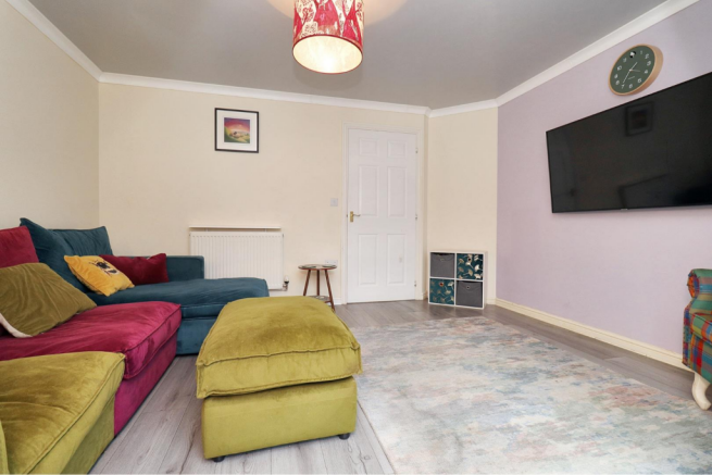 3 bed Semi-Detached for sale Image 5