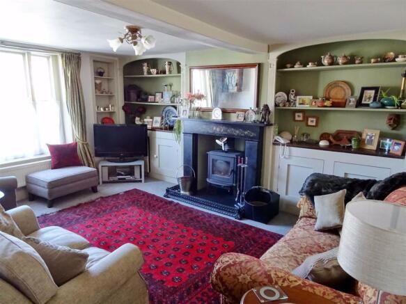 SITTING ROOM: