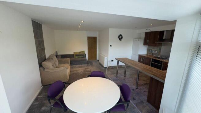 2 bed Flat for sale Image 5
