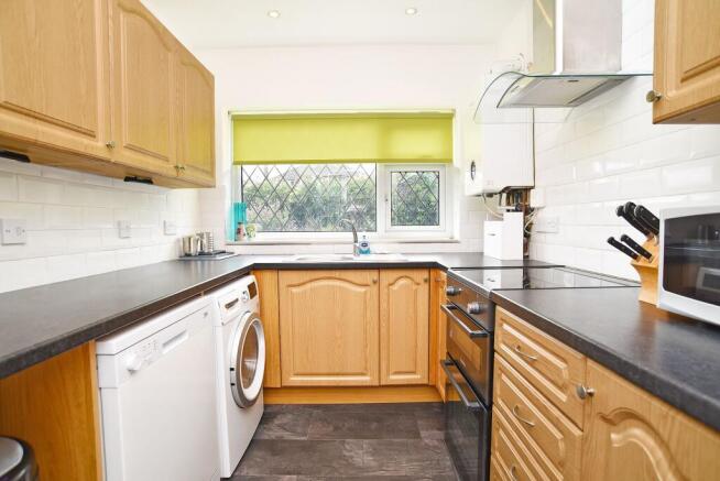 2 bed Semi-Detached Bungalow for sale Image 6