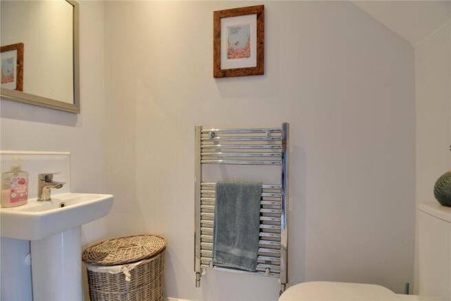4 bed Detached for sale Image 11