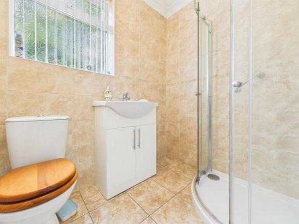 3 bed Semi-Detached Bungalow for sale Image 9