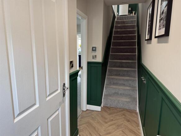 3 bed Town House for sale Image 5