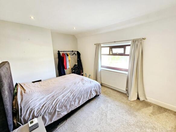 2 bed Semi-Detached for sale Image 8