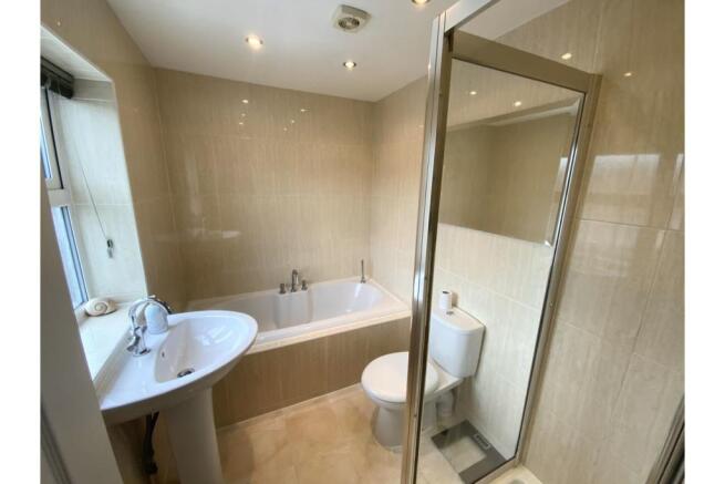 Master En-suite