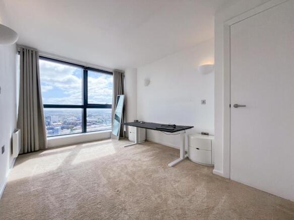 2 bed Flat to rent Image 8