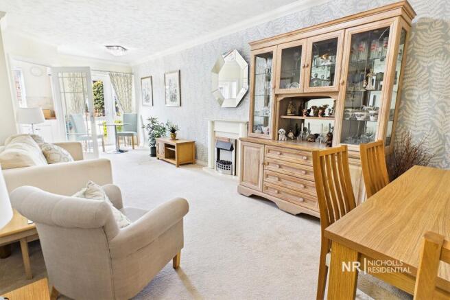 Lounge/Dining Room
