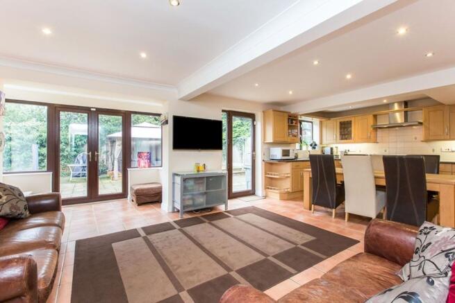 Open Plan Kitchen / Family Room