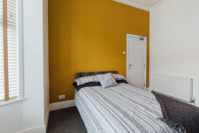 5 bed House to rent Image 10