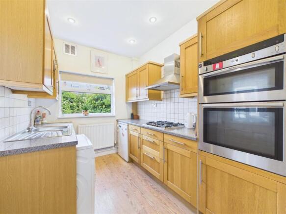 3 bed Terraced for sale Image 6