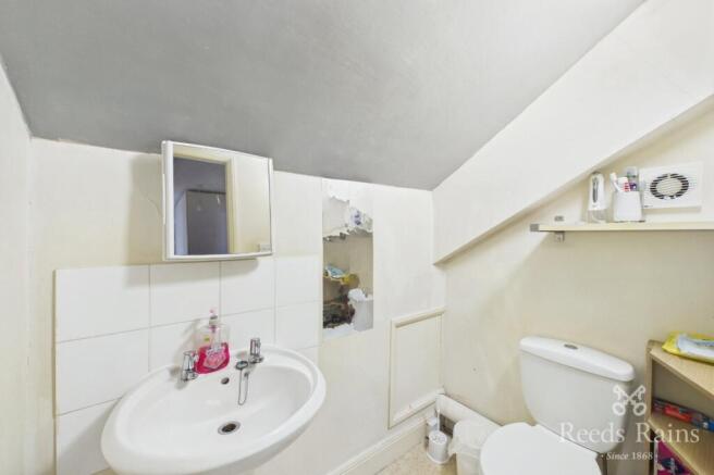 2 bed Apartment to rent Image 8