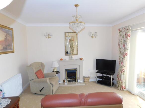 Lounge 1