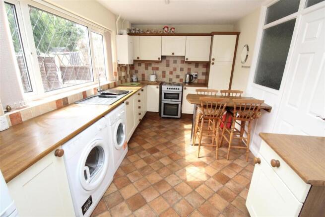 Kitchen/ Breakfast Room