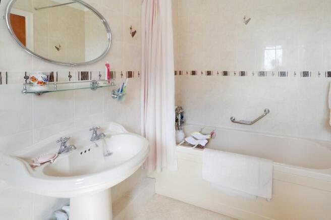 En-suite Bathroom