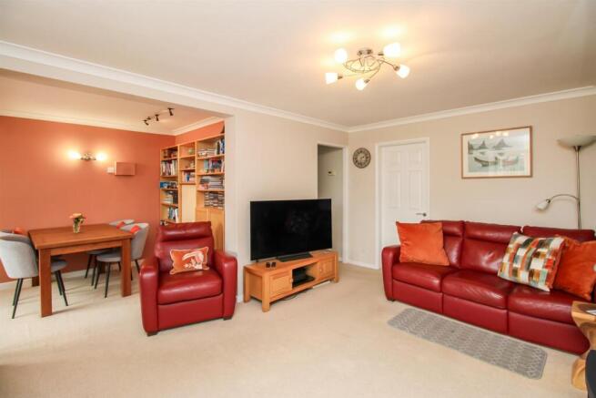 3 bed Detached for sale Image 6