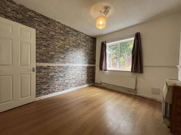 3 bed Semi-Detached to rent Image 10