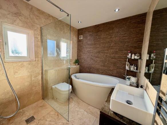 3 bed Semi-Detached to rent Image 12