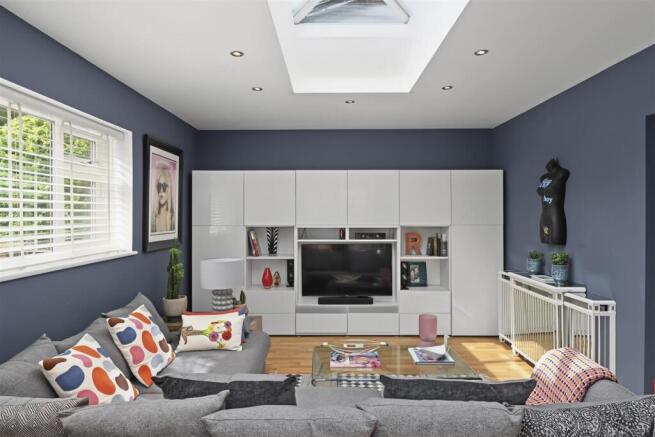 Lyndhurst Close, Harpenden photo 4
