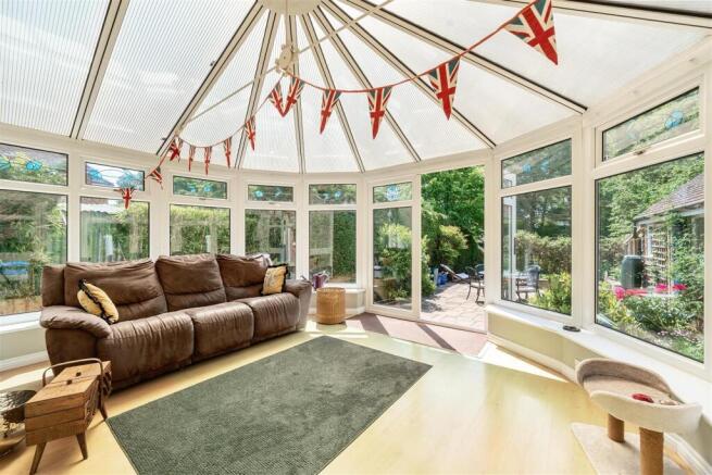 1295983-17-68305c466a905-ARW .jpg