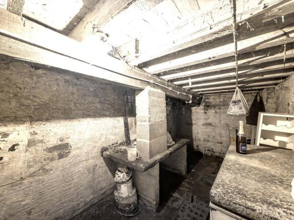 59, Blackburn Road, Birstall photo 5