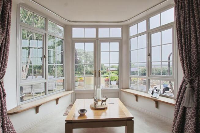 5 bed Detached for sale Image 5
