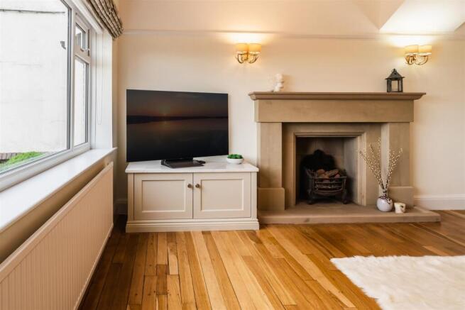 4 bed Detached for sale Image 6