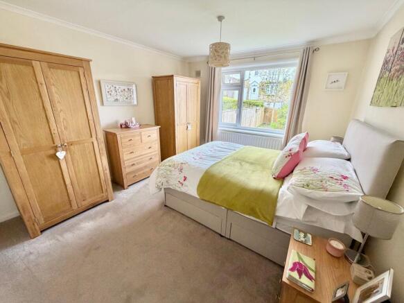 2 bed Semi-Detached Bungalow for sale Image 6