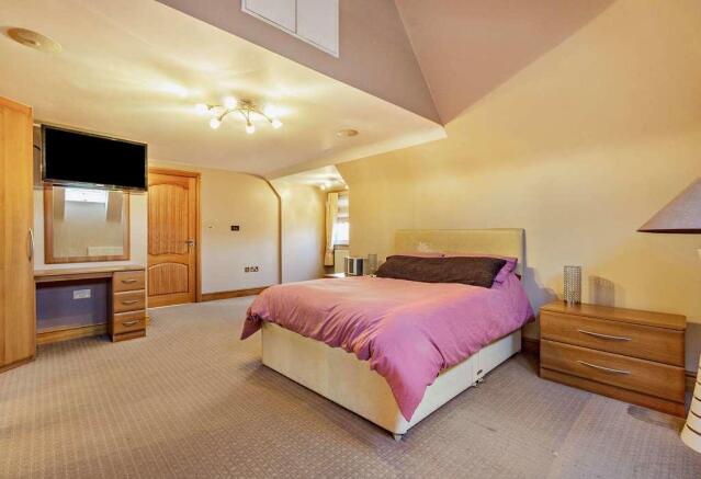 Bedroom suite 1st floor
