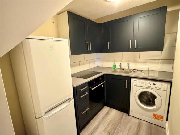 Flat 1, 13 Edgcumbe Avenue Kitchen