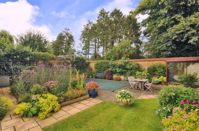 Garden and pool area