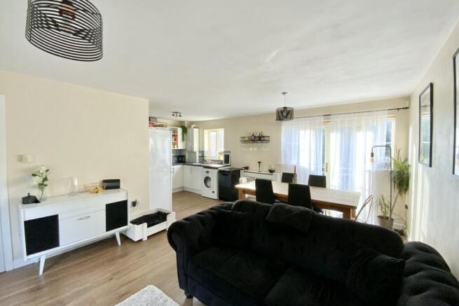 open plan living/din