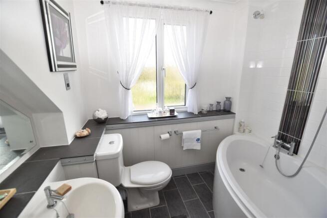 BATHROOM ENSUITE