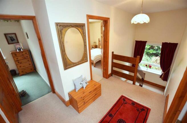 FIRST FLOOR LANDING.