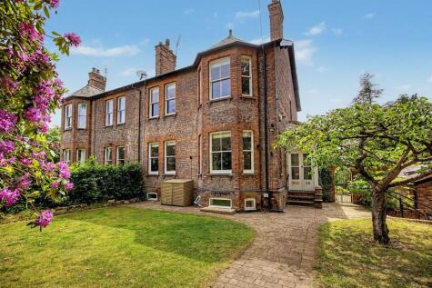 Chapel Lane, Hale Barns, WA15