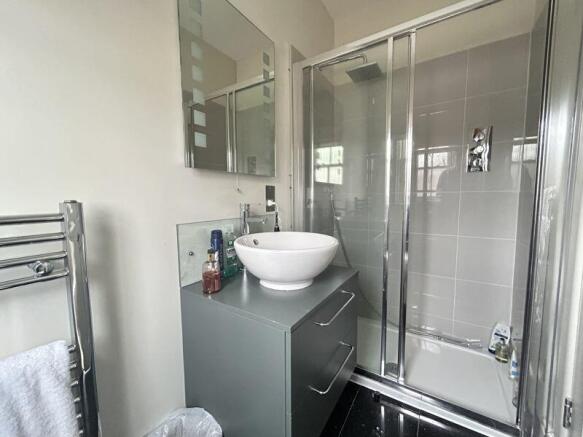 Master Ensuite