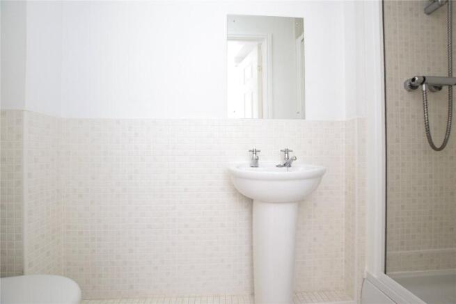 3 bed Town House to rent Image 12
