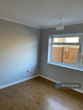 Bedroom With Built In Wardrobe