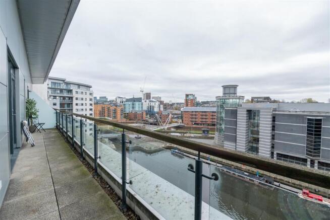 2 bed Penthouse for sale Image 8