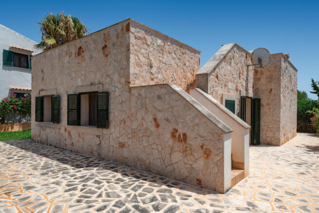 Stairway to the rooftop terrace