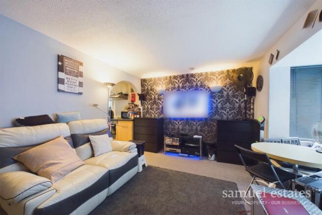 Bedroom/Living Room