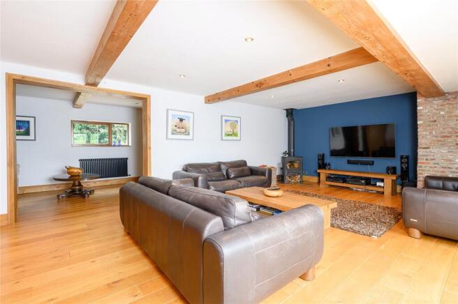 5 bed Detached for sale Image 5