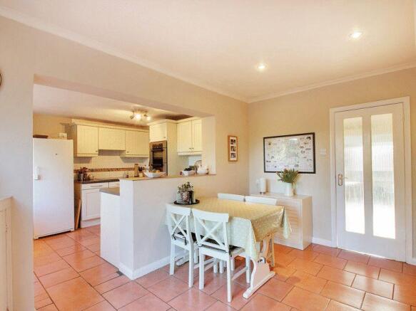 Kitchen/Breakf...