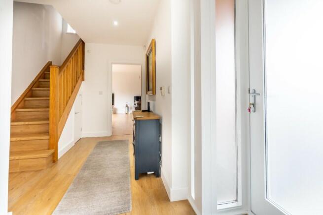 2 bed Semi-Detached to rent Image 12
