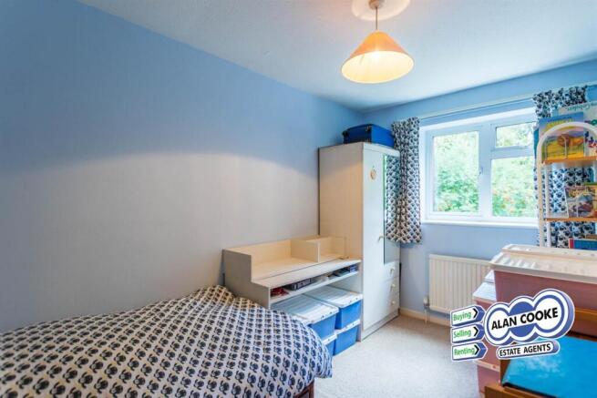 4 bed Detached for sale Image 12
