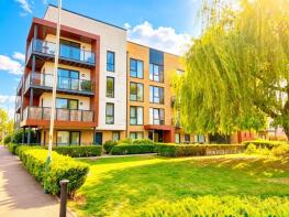Flat 32, 13 Downey House, Ashflower Drive, Romford RM3 0JW