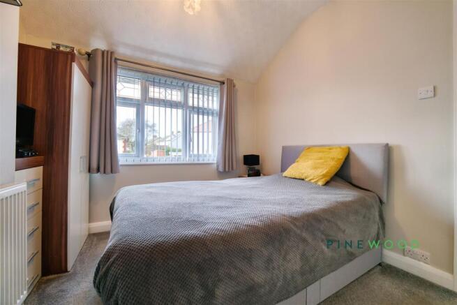 BEDROOM 2