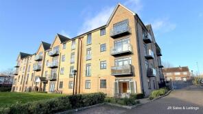 19, 80a Barham Court, Station Road, Cuffley, Potters Bar EN6 4HY