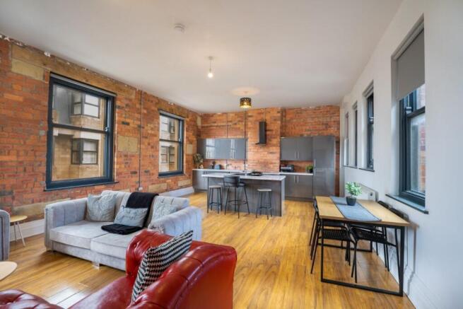 3 bed Apartment for sale Image 4